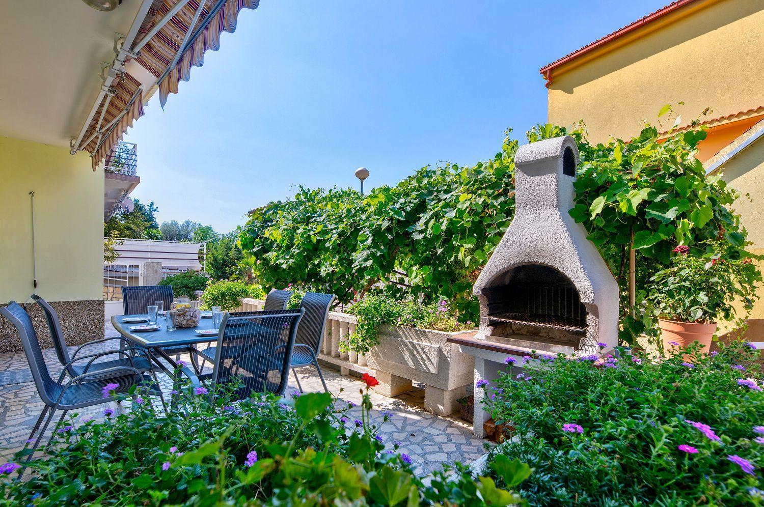 Apartamento Hundefreundliches Nur 350 Meter Zum Sandstrand Mit Privater Terrasse, Steingrill, Wifi *